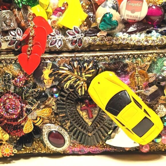 Wendy Gell Jewelry Box Fantastical Andy Warhol theme encrusted on five sides. - Picture 4 of 7